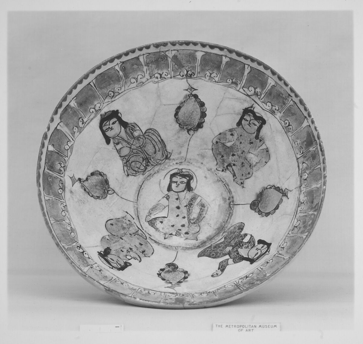Bowl, Stonepaste; stain and overglaze painted (so-called mina'i)