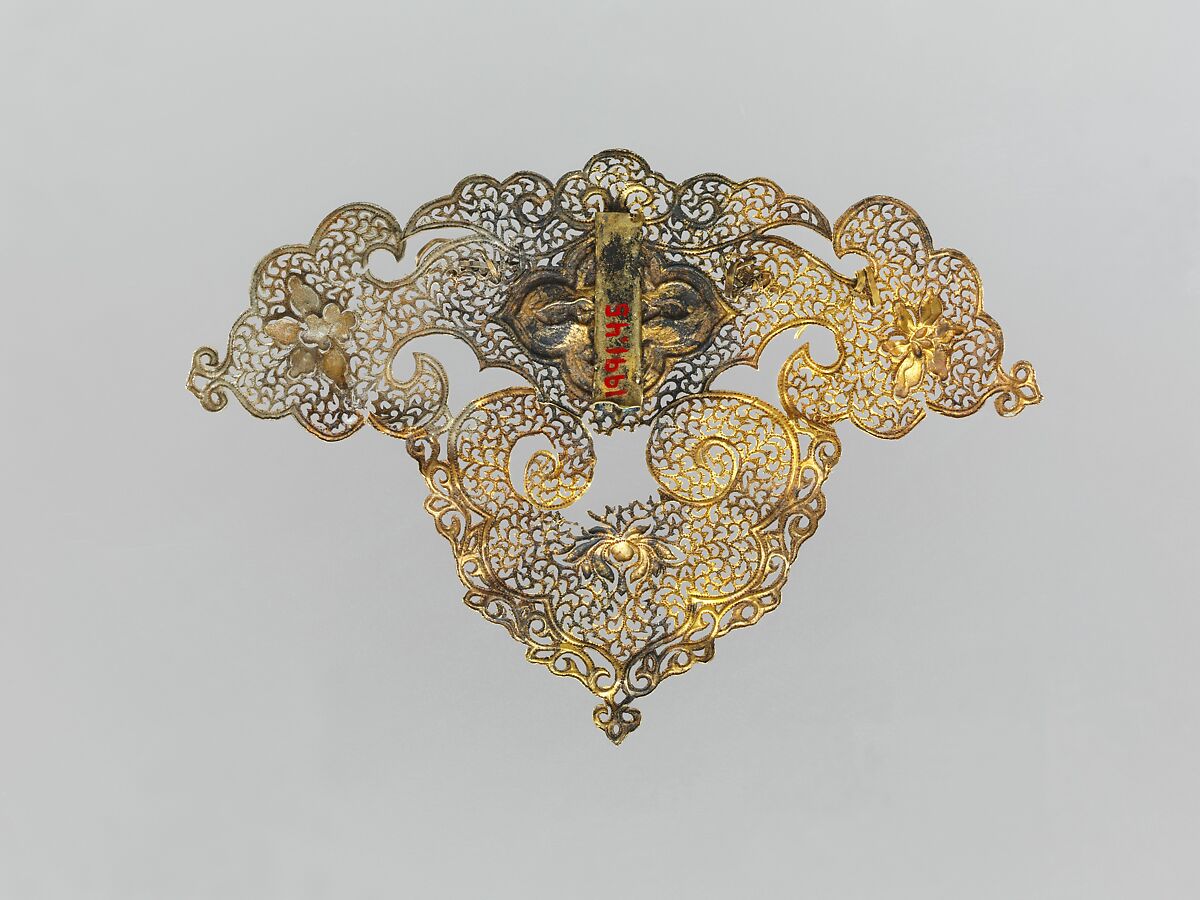 Ornament from a crown, Gold, China