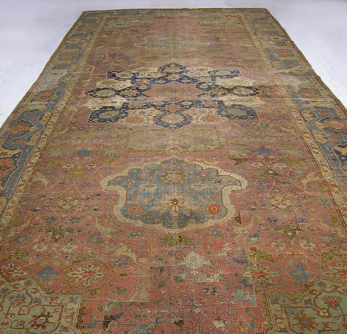 Carpet, Cotton (warp and weft), wool (pile); asymmetrically knotted pile