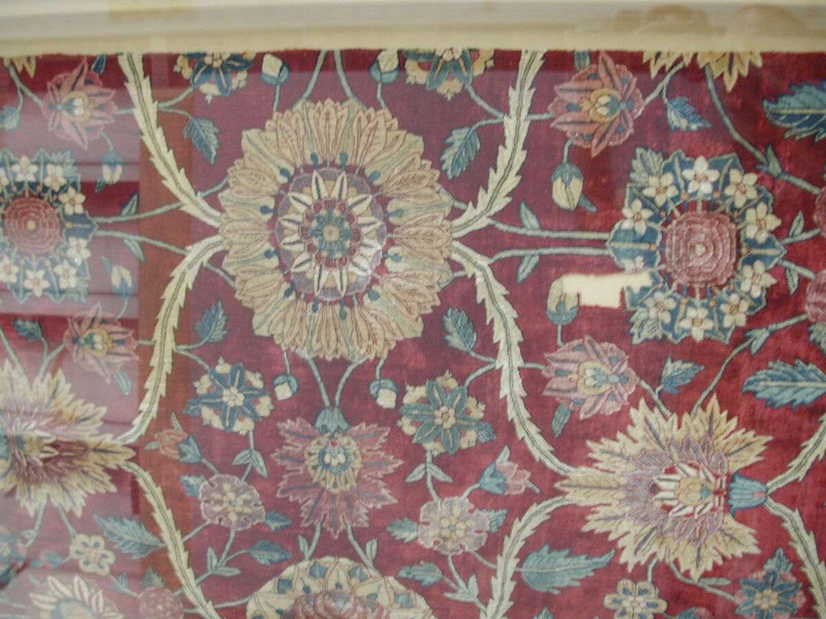 Fragments of a Carpet with Lattice and Blossom Pattern, Silk (warp and weft), pashmina wool (pile); asymmetrically knotted pile