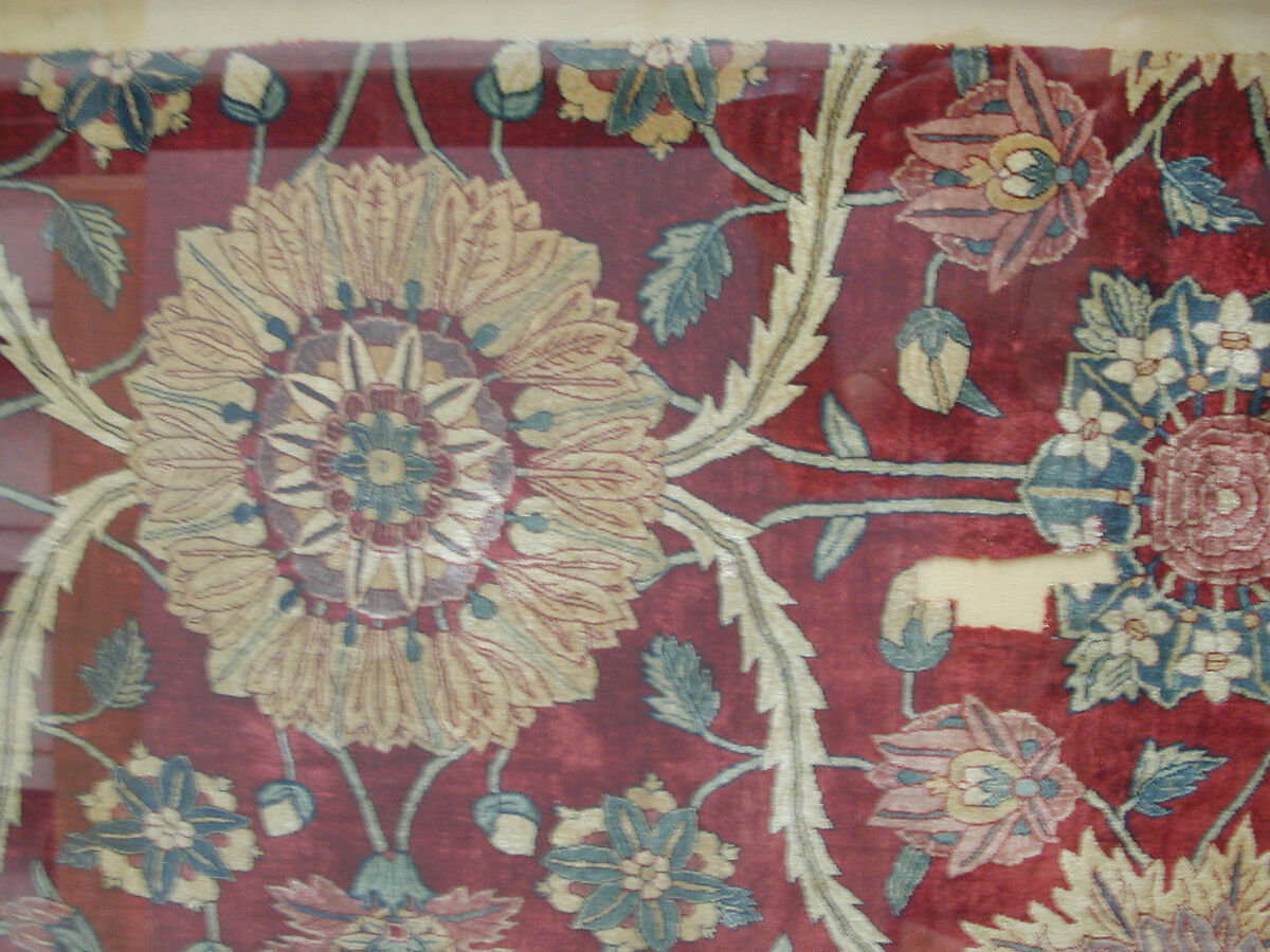 Fragments of a Carpet with Lattice and Blossom Pattern, Silk (warp and weft), pashmina wool (pile); asymmetrically knotted pile