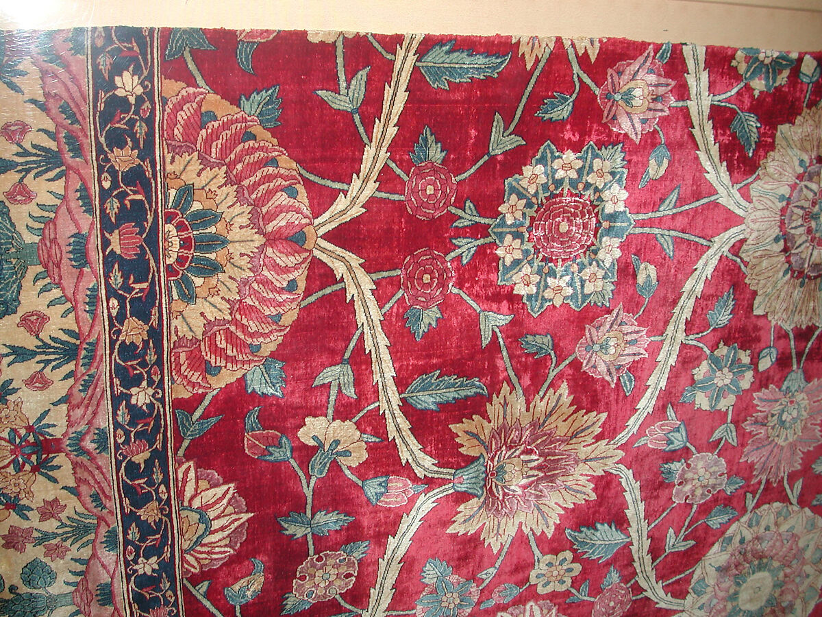 Fragments of a Carpet with Lattice and Blossom Pattern, Silk (warp and weft), pashmina wool (pile); asymmetrically knotted pile