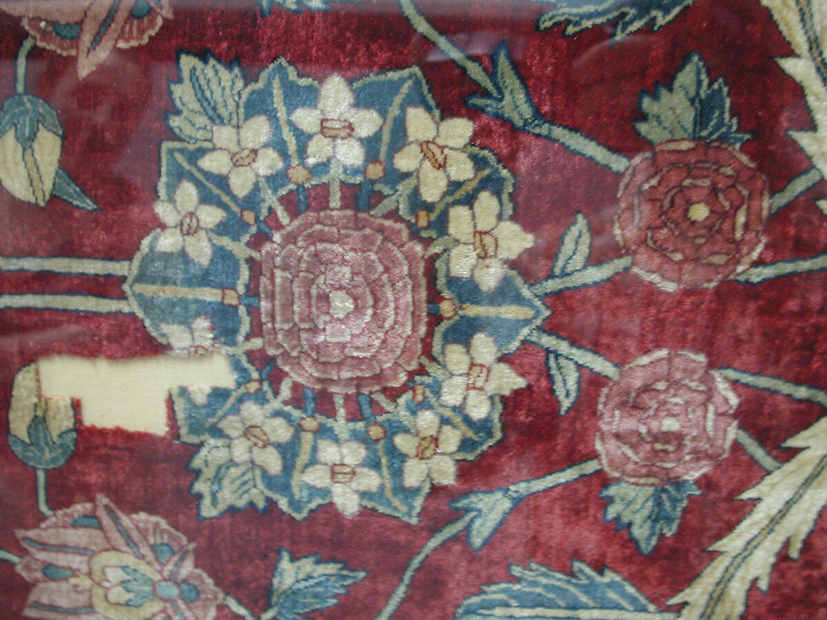 Fragments of a Carpet with Lattice and Blossom Pattern, Silk (warp and weft), pashmina wool (pile); asymmetrically knotted pile