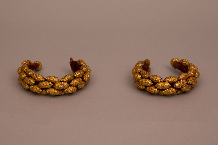 Bracelet (Pahunchi), One of a Pair