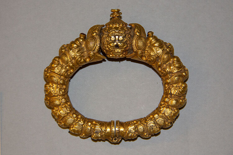 Bracelet (Kada), One of a Pair