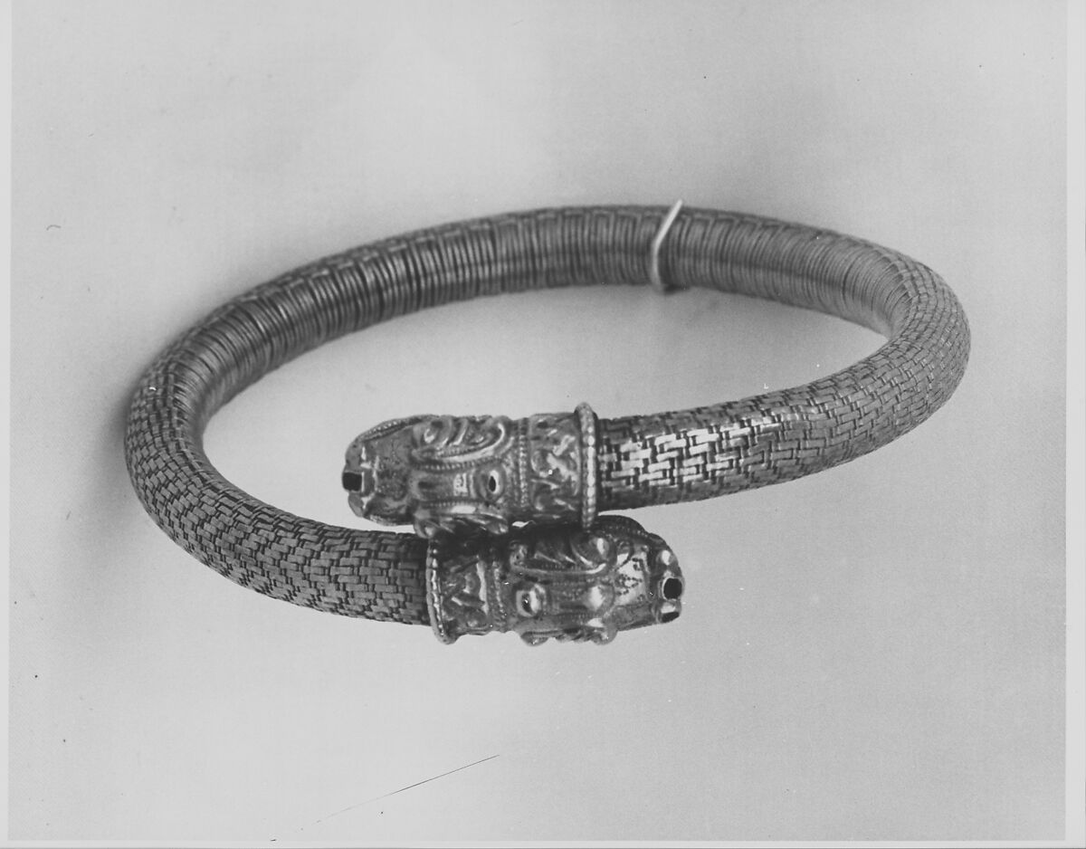 Bracelet (Kara), Gold
