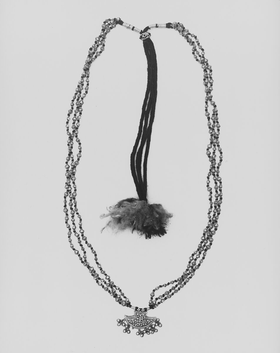 Necklace, Gold