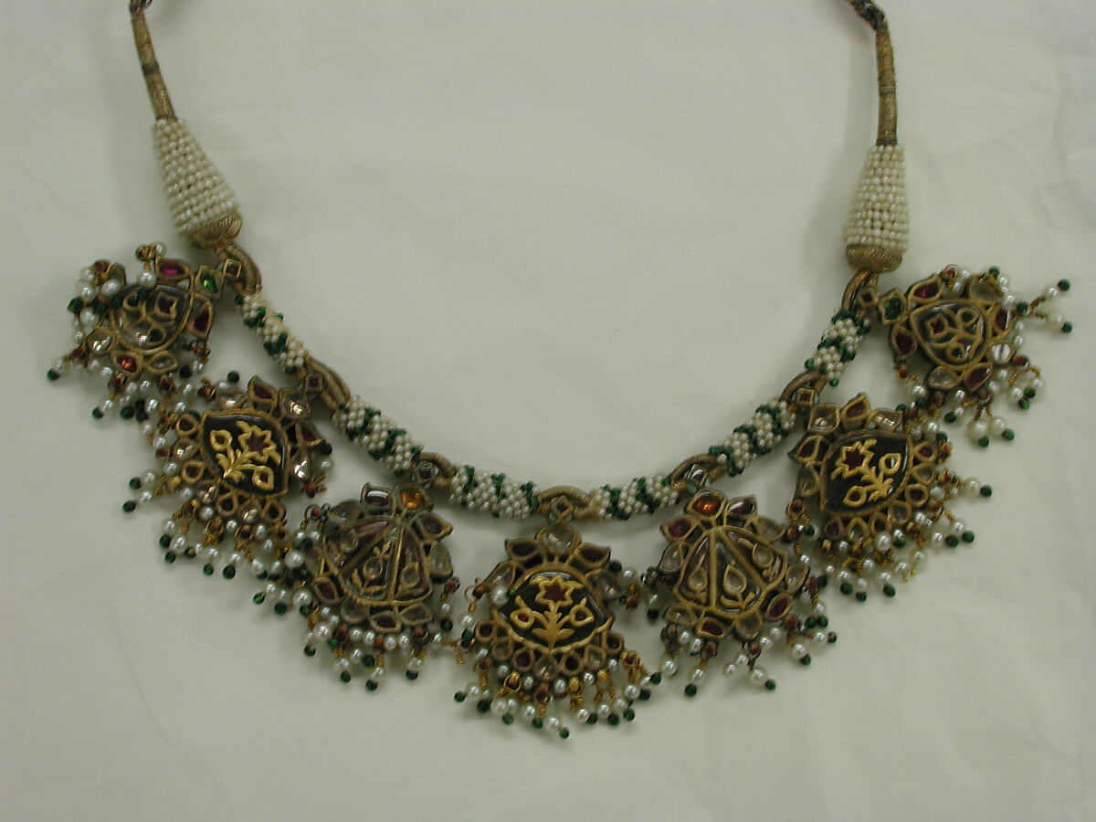 Necklace, Gold, pearls, precious and semi-precious stones 