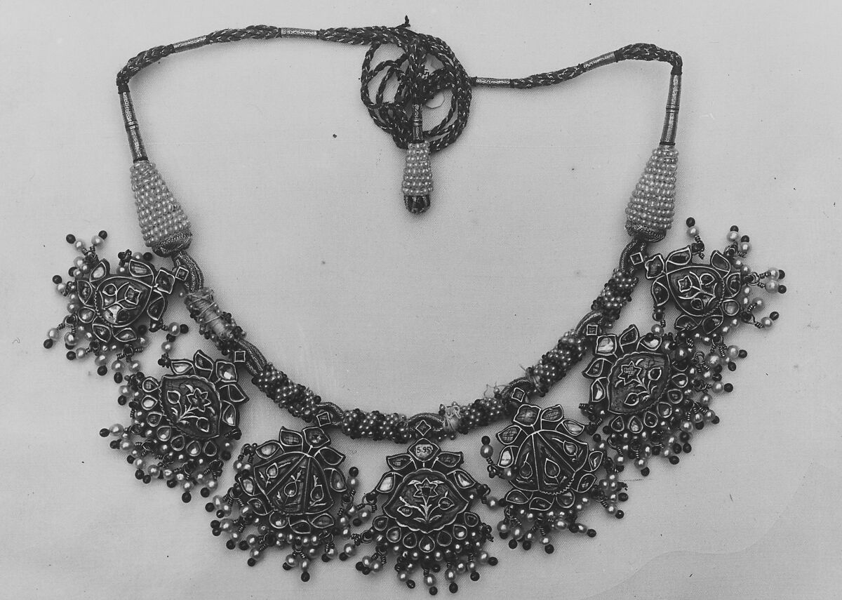 Necklace, Gold, pearls, precious and semi-precious stones