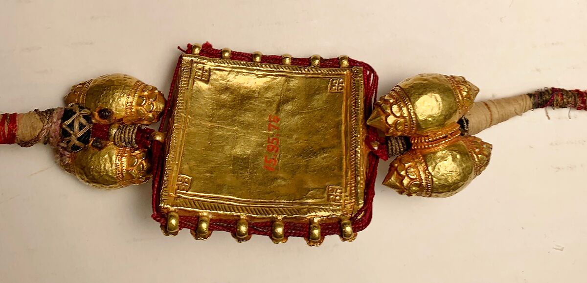 Armband (Bazuband), Gold, silk thread and glass; hammered in relief and chased