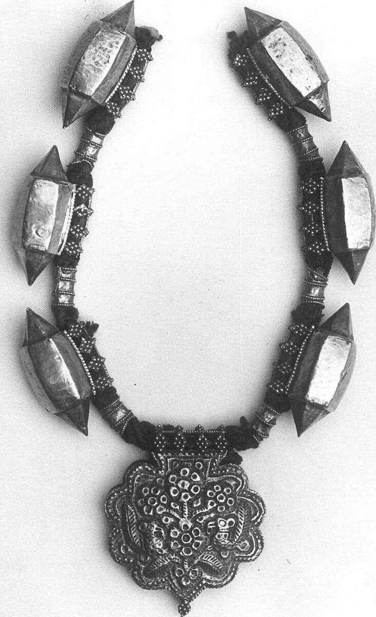 Necklace, Gold