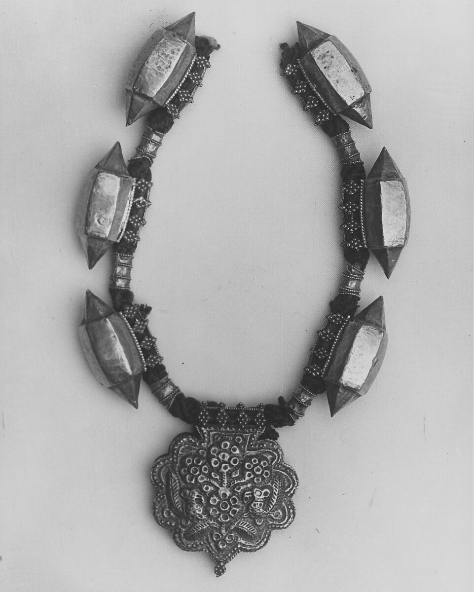 Necklace, Gold