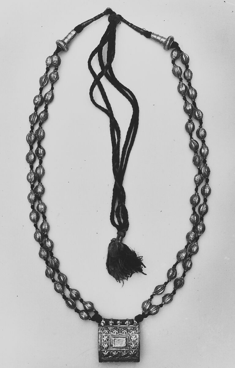 Necklace, Gold