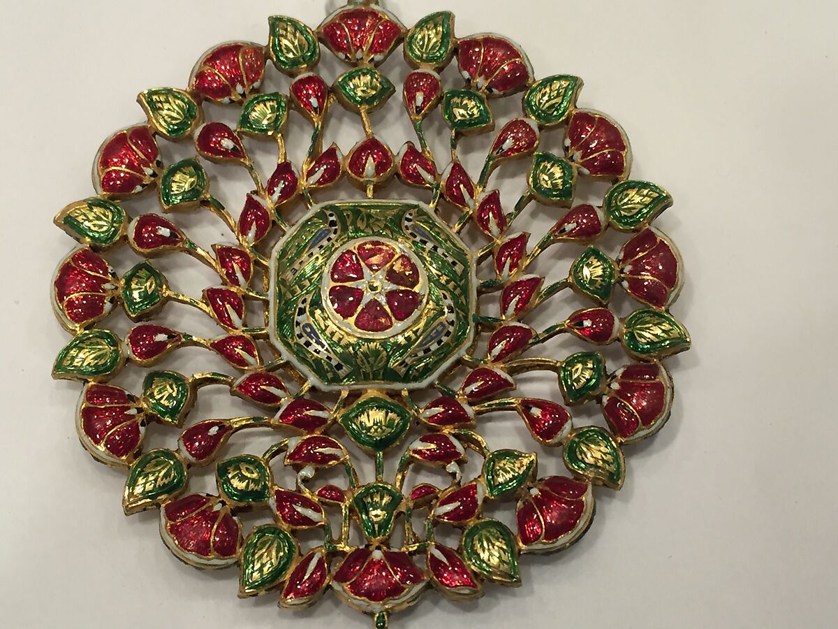 Ornament, Gold, beryl; enameled on verso