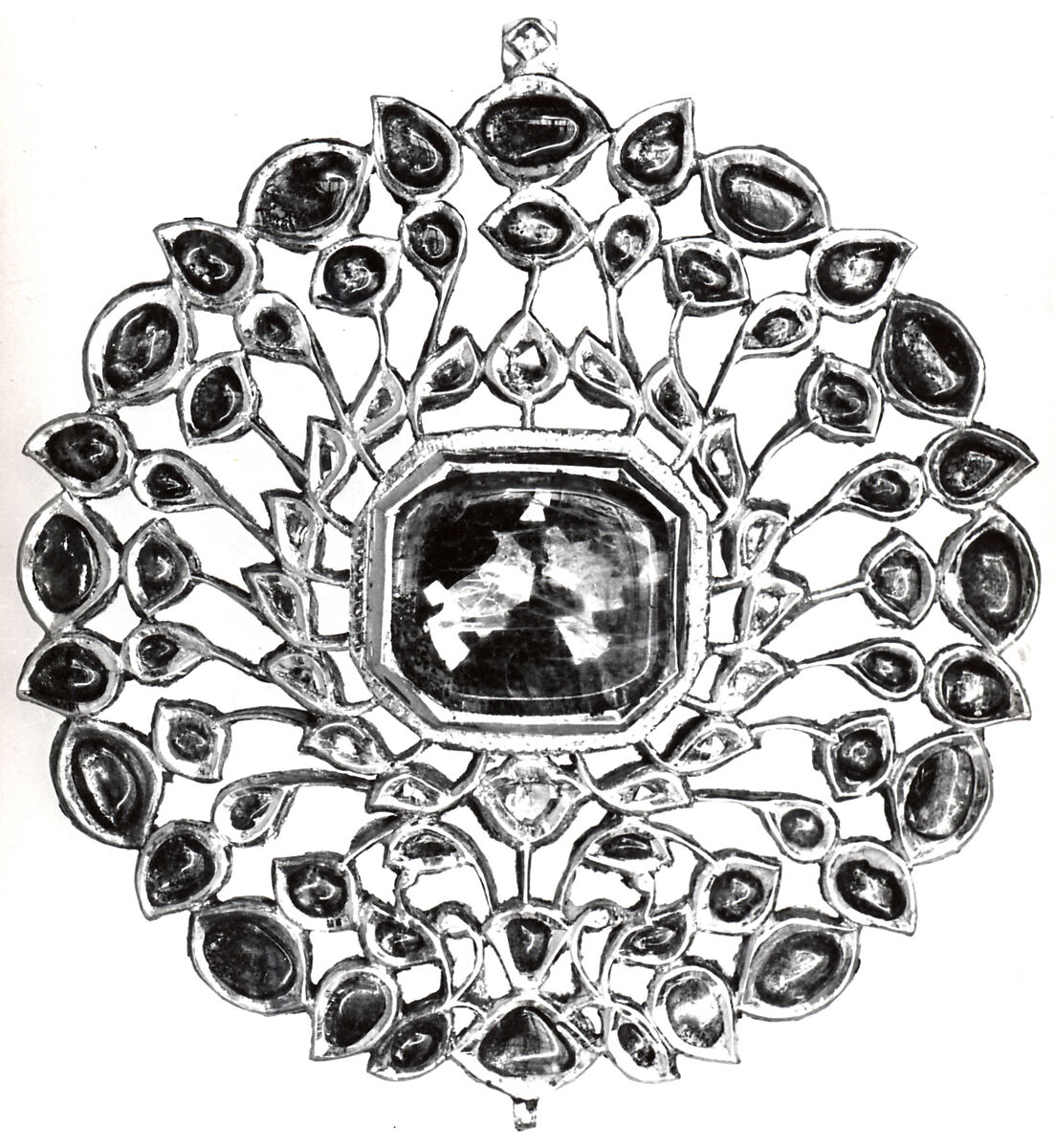 Ornament, Gold, beryl; enameled on verso