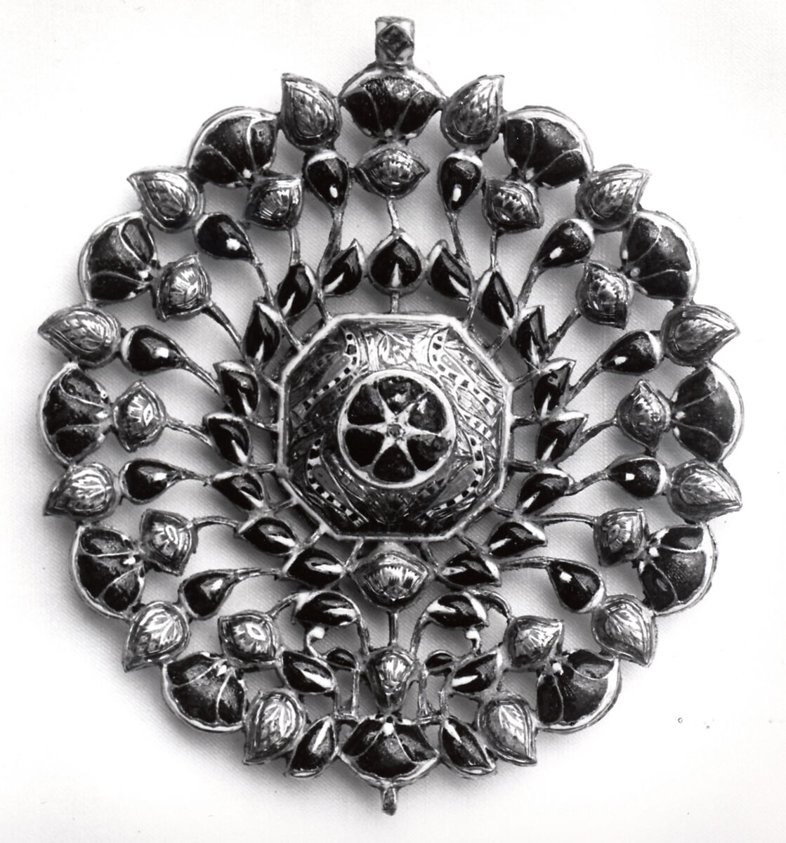 Ornament, Gold, beryl; enameled on verso