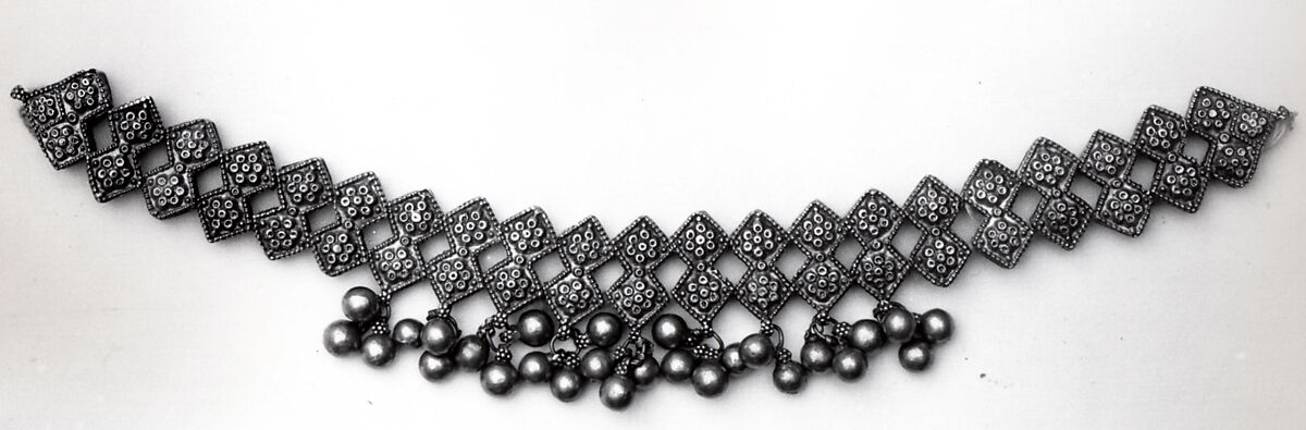 Necklace (Galaband), Gold