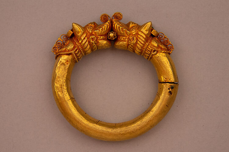 Bracelet (Kada), One of a Pair