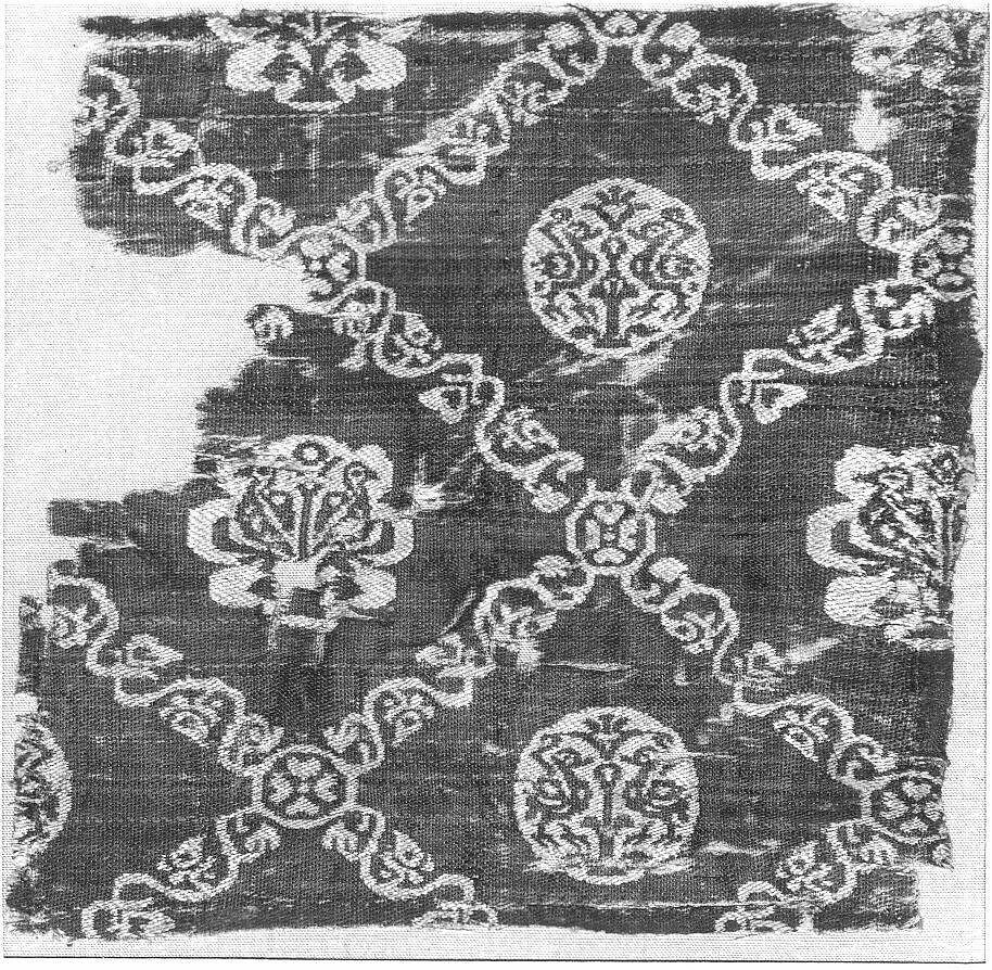 Textile Fragment with Vine Lattice and Birds, Silk; samit