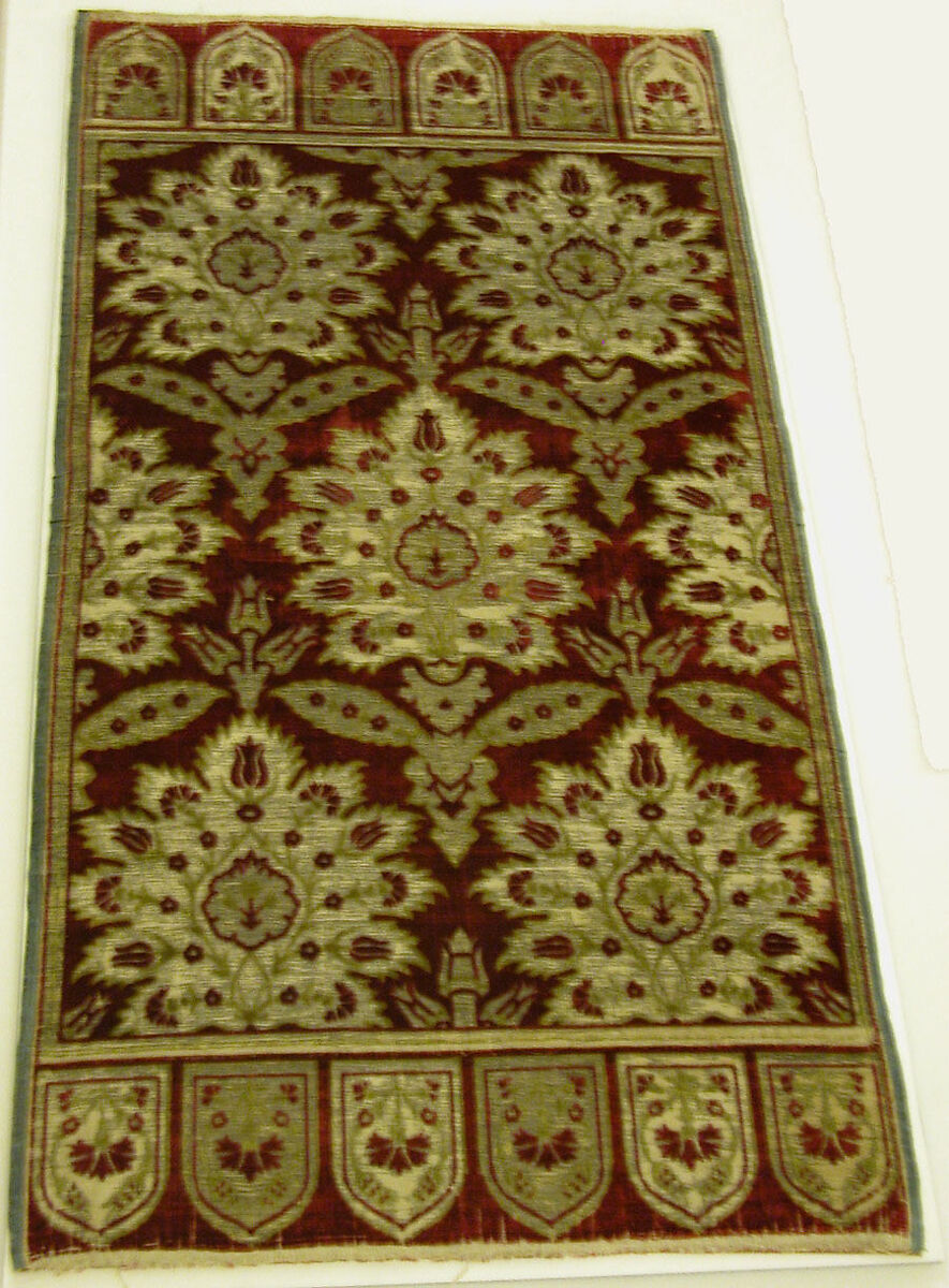 Yastik Cushion Cover, Silk, cotton, metal wrapped thread; cut and voided velvet (çatma), brocaded