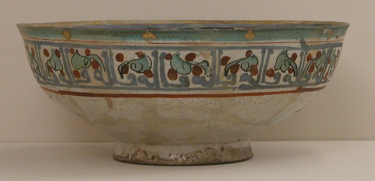 Bowl, Stonepaste; polychrome inglaze and overglaze painted and gilded (mina'i)