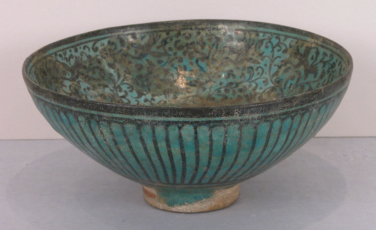 Bowl, Stonepaste; underglaze painted