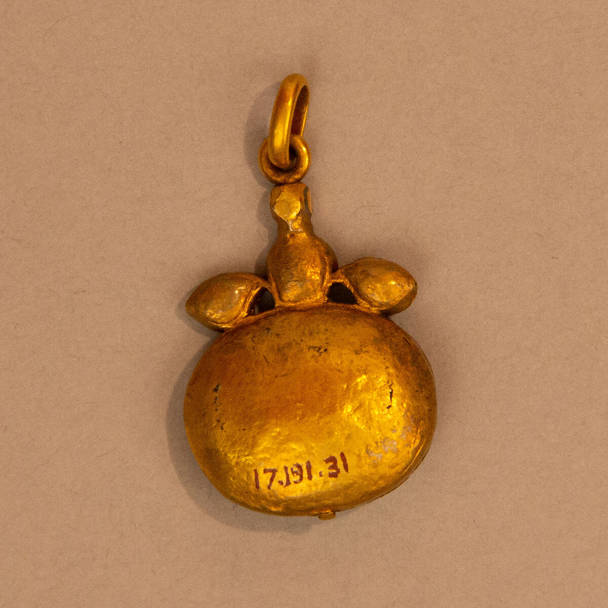 Pendant, Gold