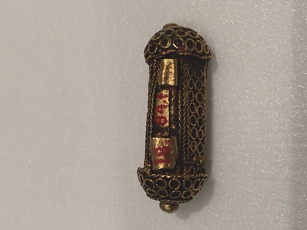 Amulet Case, Gold; filigree
