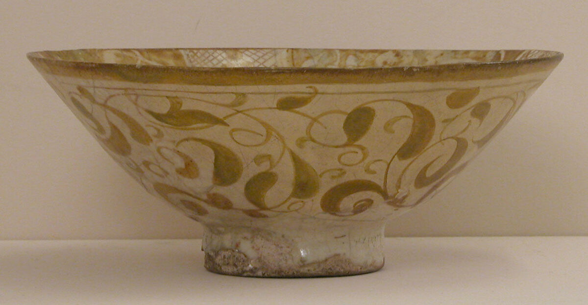 Bowl, Stonepaste; over-glaze luster-painted