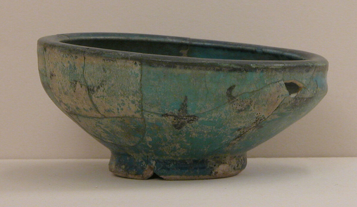 Bowl, Stonepaste; underglaze painted