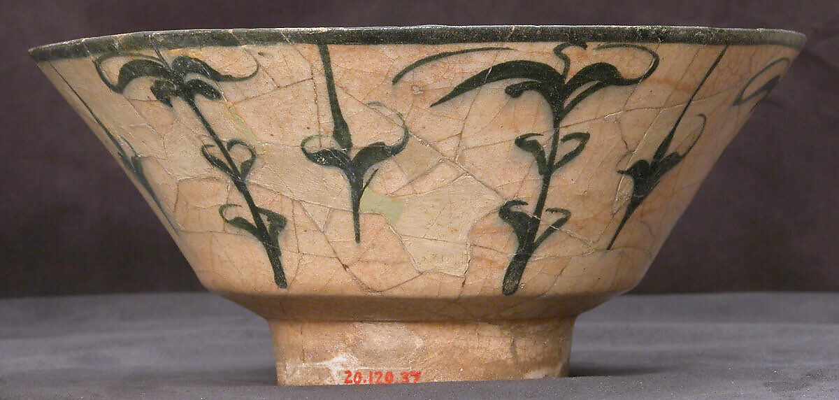 Bowl, Stonepaste; underglaze painted