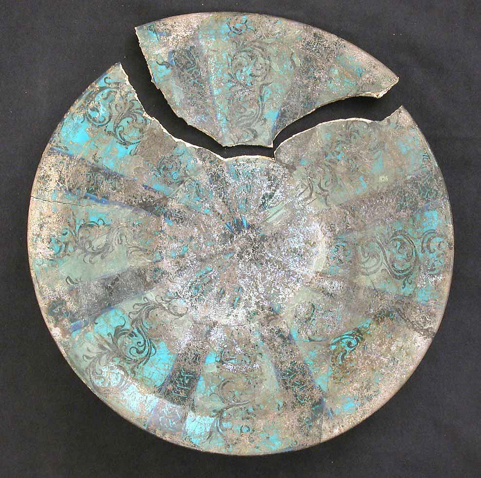 Dish, Stonepaste; underglaze painted 