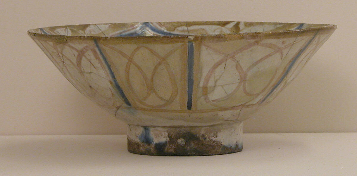 Bowl, Stonepaste; underglaze and luster-painted