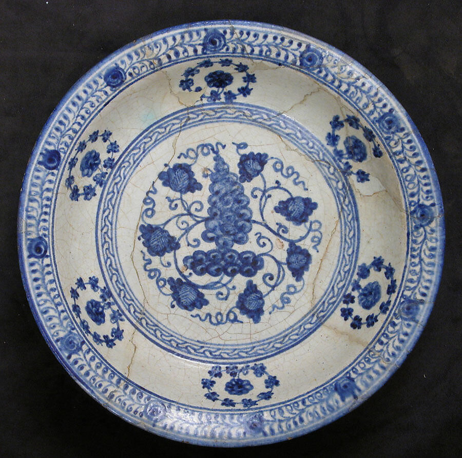 Dish, Stonepaste; underglaze painted 