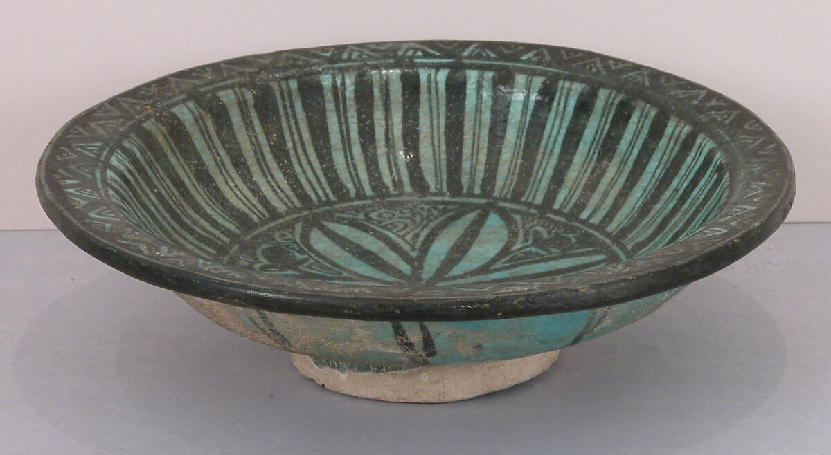 Bowl, Stonepaste; underglaze painted