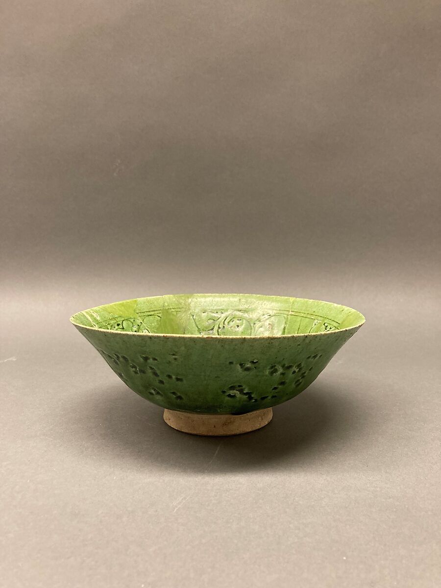 Bowl, Stonepaste; incised and pierced