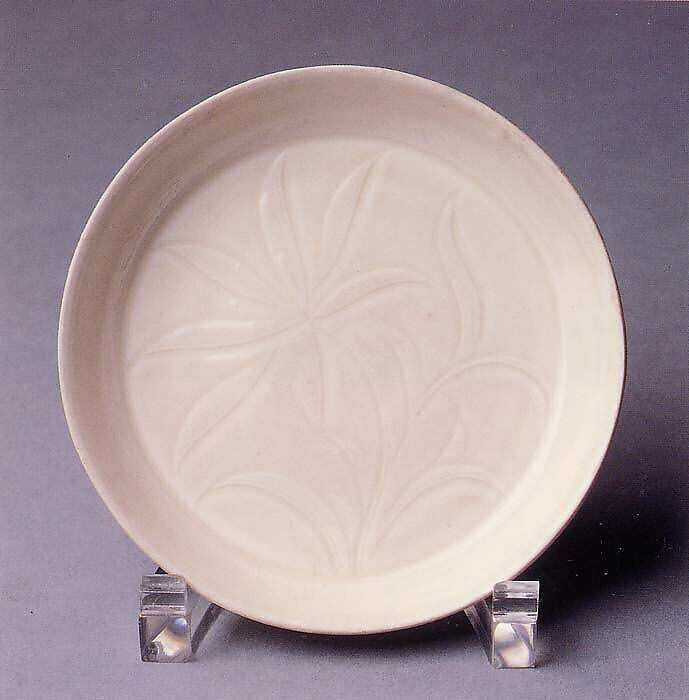 Dish with floral decoration, Porcelain with incised design under ivory white glaze (Ding ware), China 