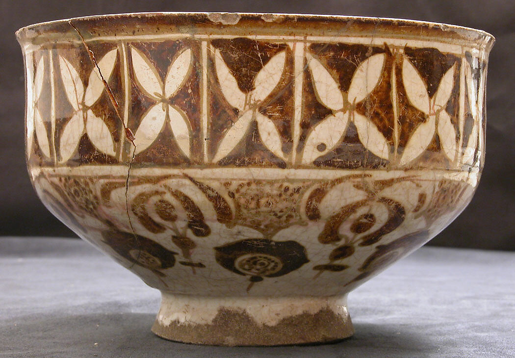 Bowl, Stonepaste; luster-painted 