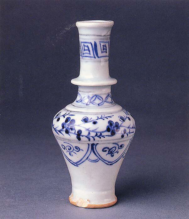 Vase, Porcelain painted in underglaze blue, China 