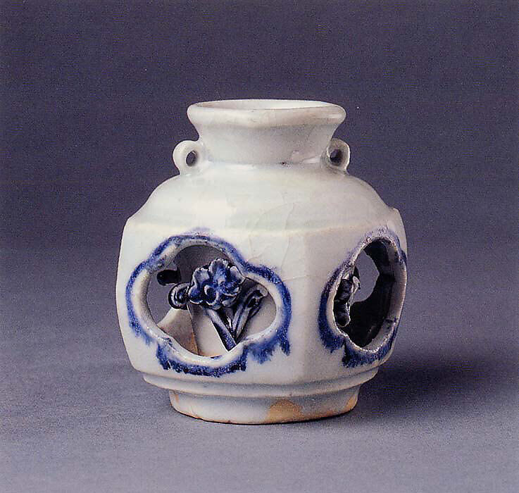 Jar, Porcelain with reticulated and relief decoration, painted in underglaze blue, China 