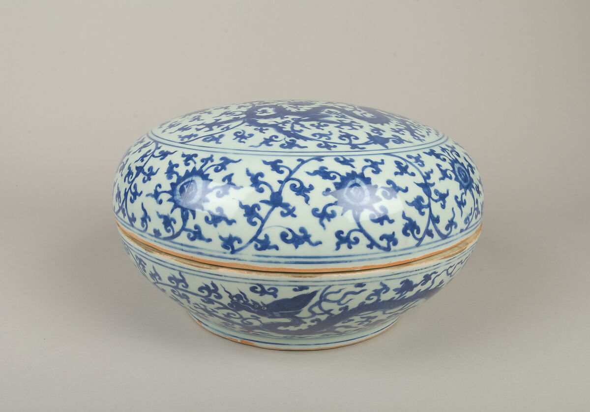 Covered box with dragons and phoenixes, Porcelain painted with cobalt blue under transparent glaze (Jingdezhen ware), China 