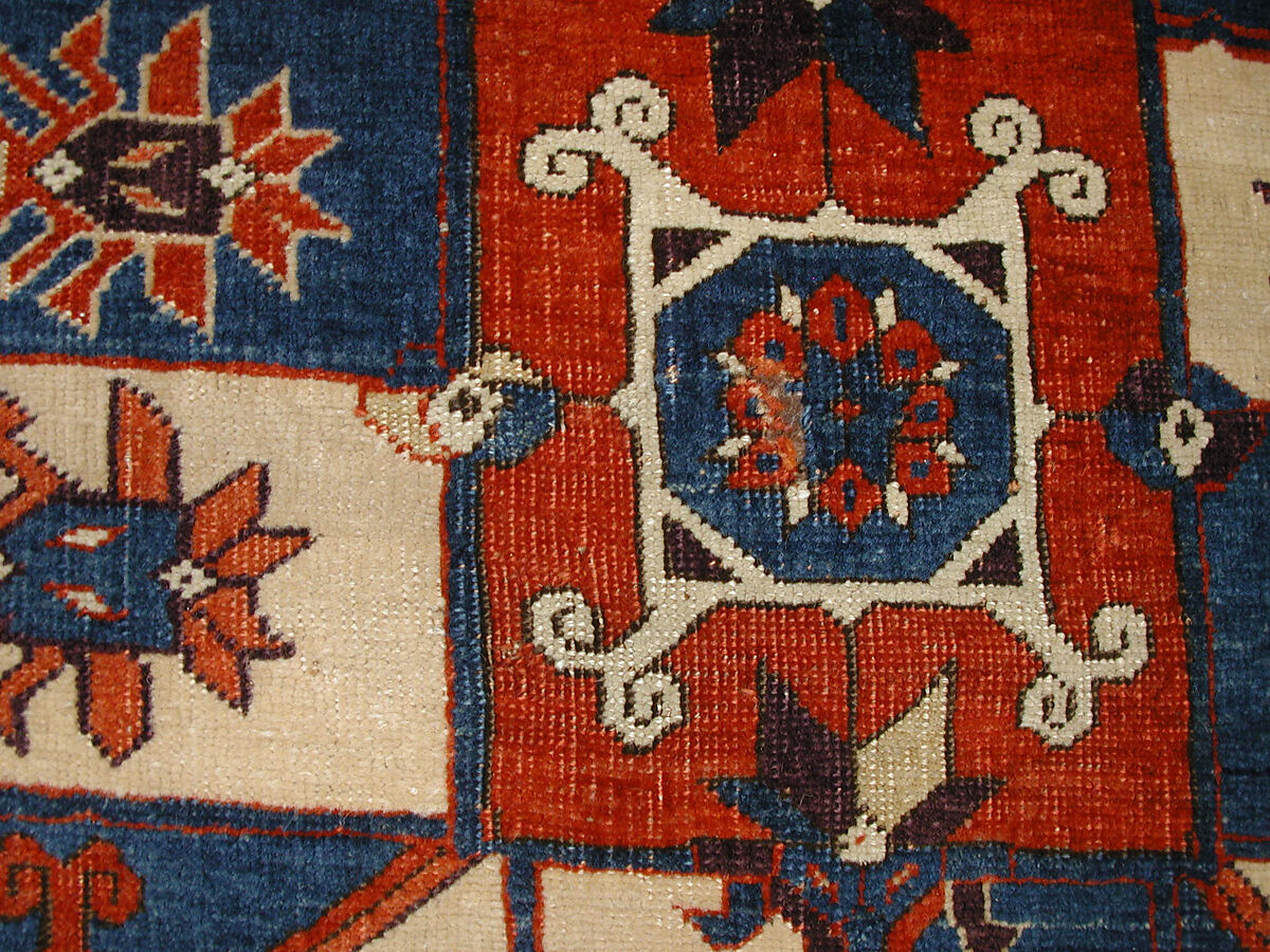 Tribal Carpet with Medallion Design, Wool (warp, weft and pile); symmetrically knotted pile