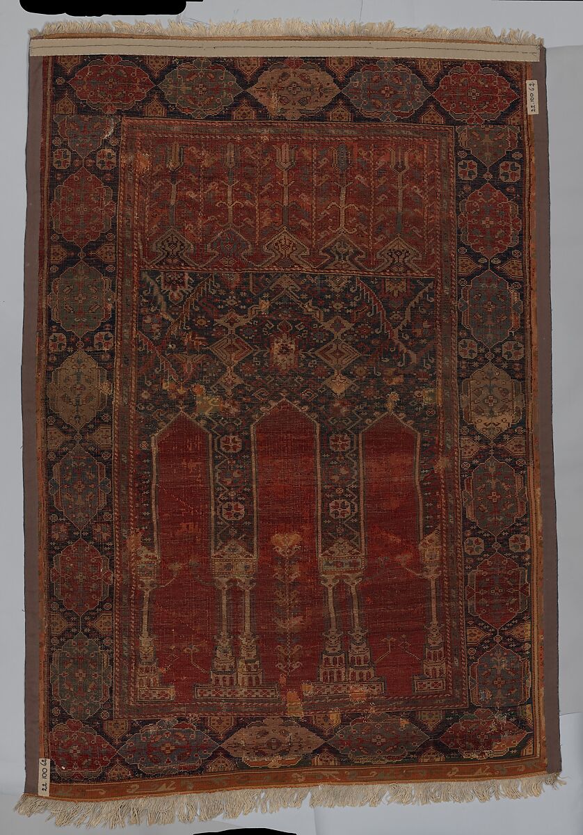 Prayer Rug with Coupled Columns, Wool (warp, weft and pile); symmetrically knotted pile 