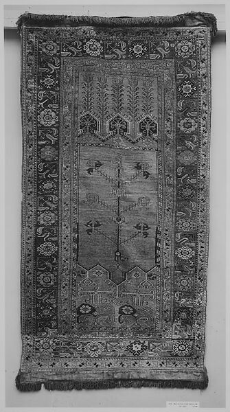 Carpet, Wool (warp, weft and pile); symmetrically knotted pile