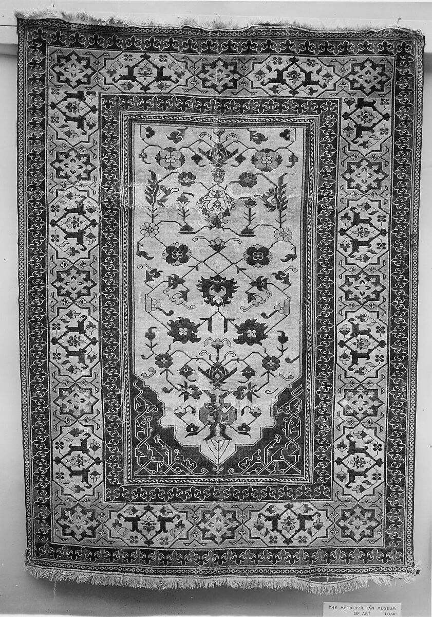 Carpet, Wool (warp, weft and pile); symmetrically and asymmetrically knotted pile