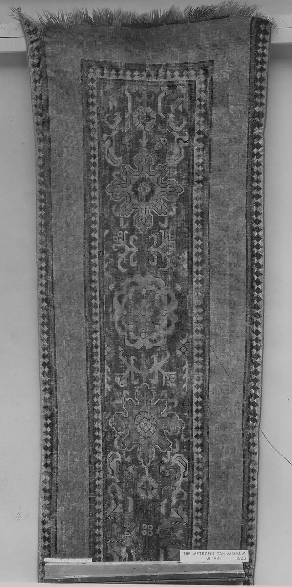 Carpet, Wool; symmetrically knotted pile