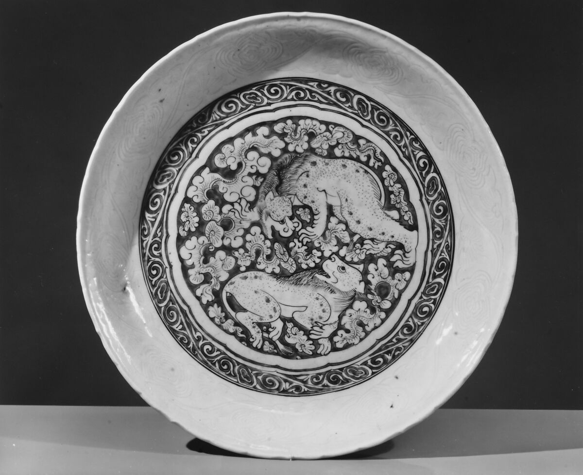 Dish with Two Fighting Lions, Stonepaste; incised and painted under transparent glaze