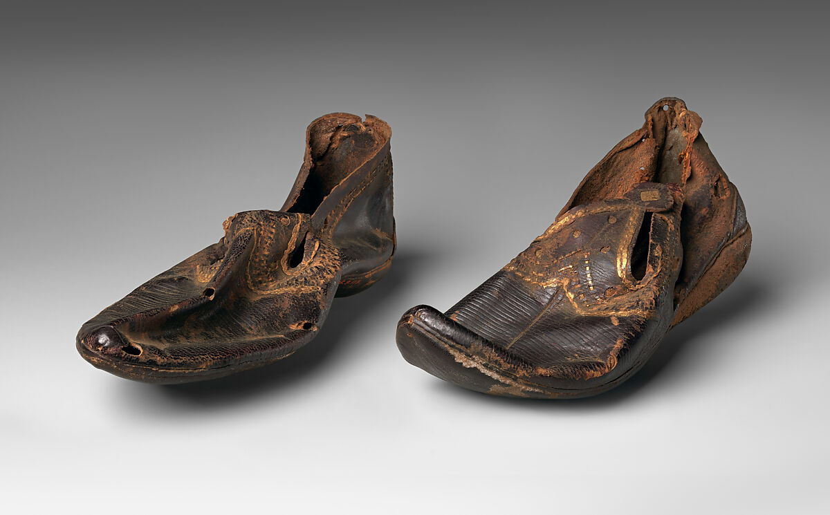 Pair of Shoes, Leather; gilded trim 