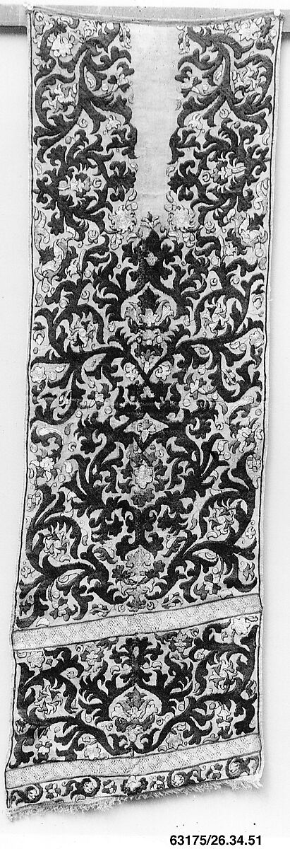 Scarf End (Tenchifa), Linen; embroidere in silk 