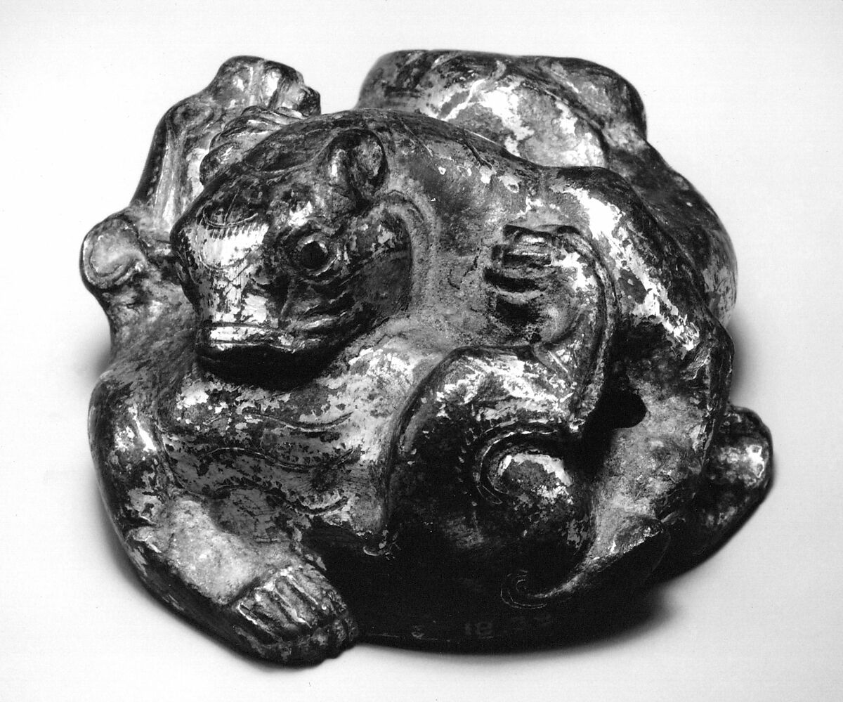 Mat Weight in the form of a Bear and Tiger in Combat, Gilt bronze, China